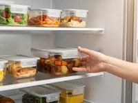 slicica staklena posuda sa ostacima ručka