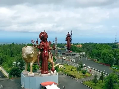Statue bogova kod Ganga Talao