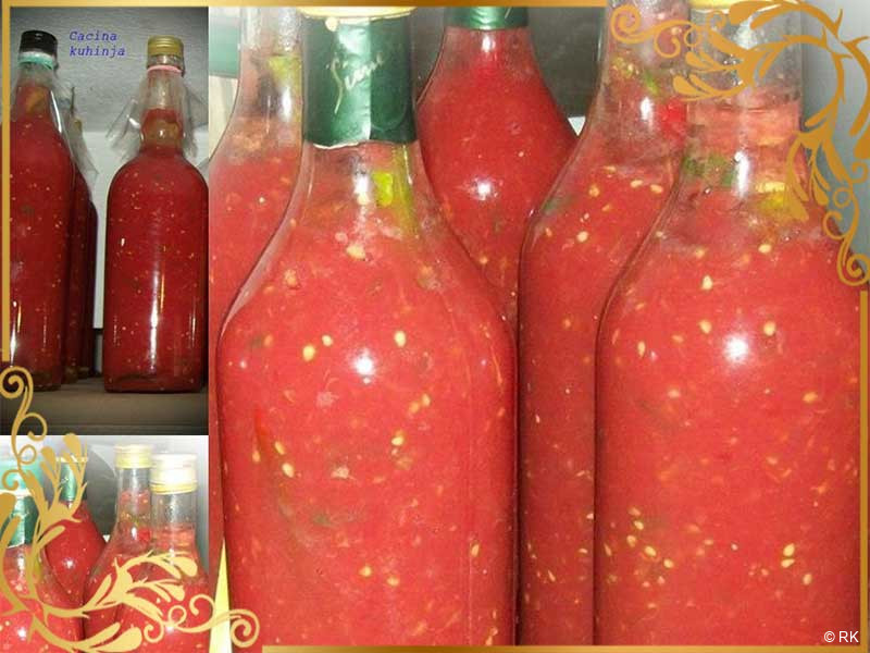 Sirovi mleveni paradajz u teglama